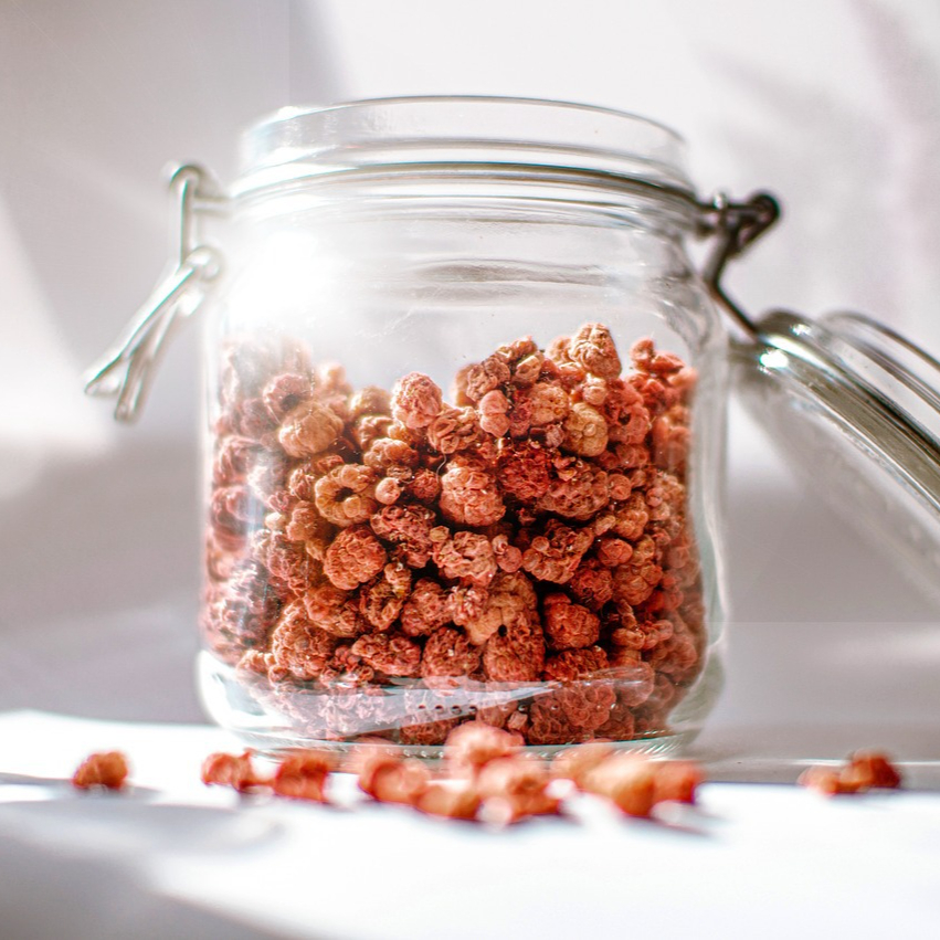 dried-raspberries-7489584_1280-resized.jpg