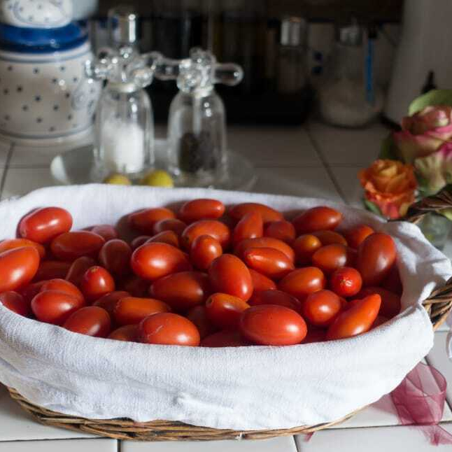 eggs-tomato-tomato-basket-salt-wallpaper-preview-resized.jpg