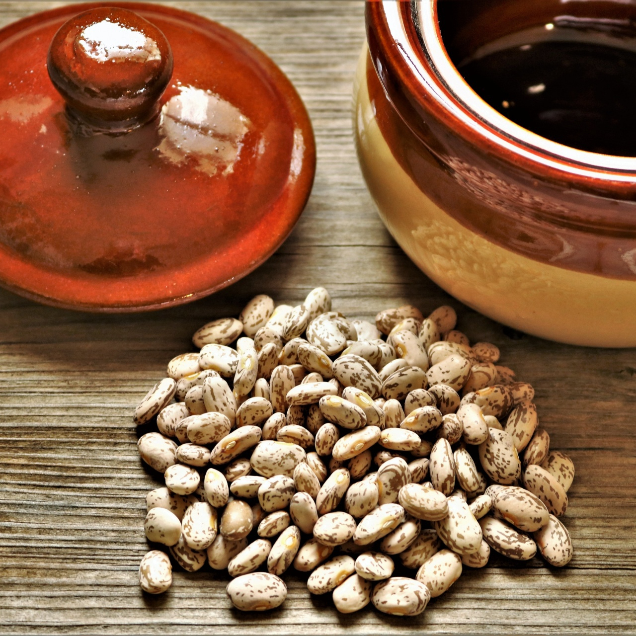 pinto-beans-and-bean-pot-resized.jpg