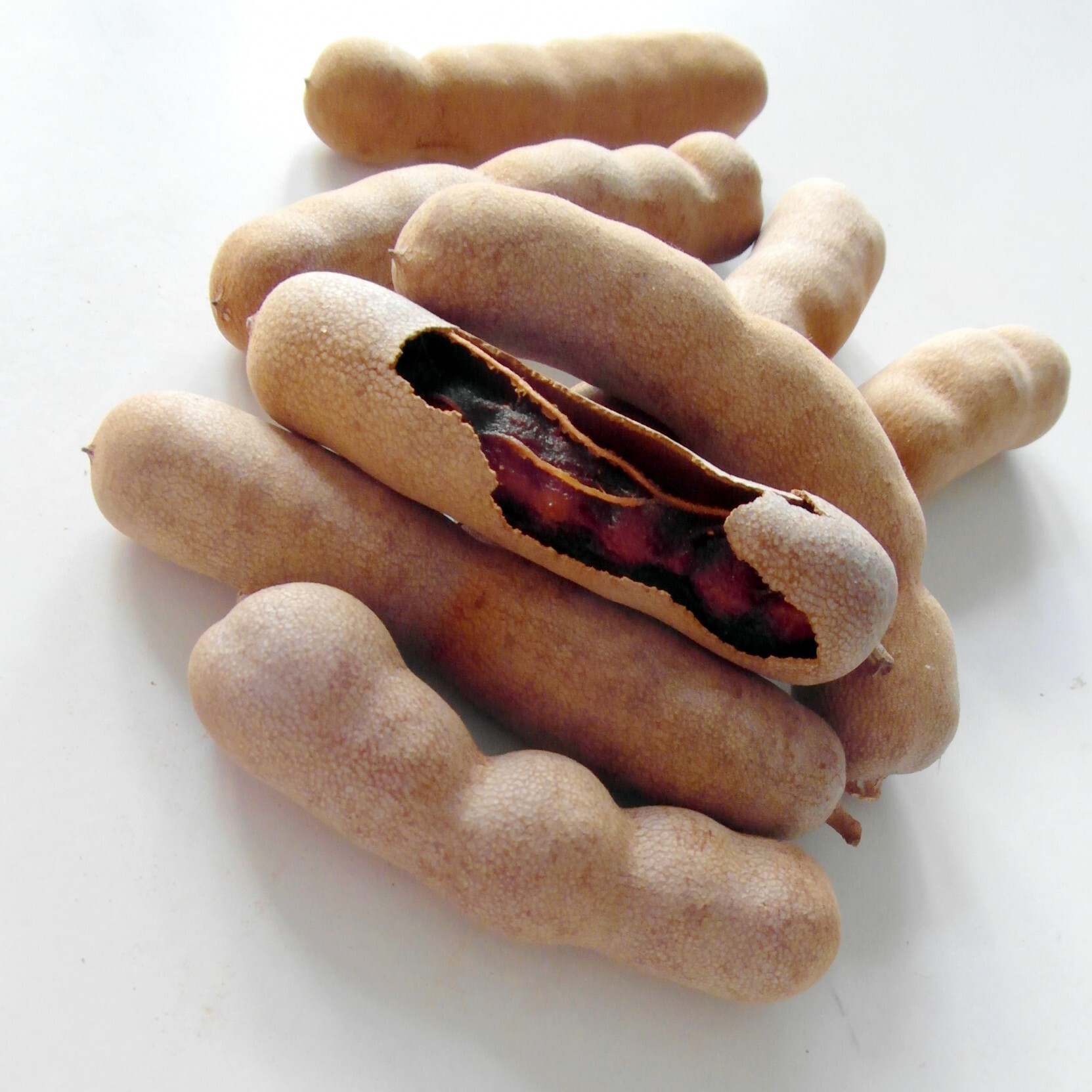 tamarind-fruits-1437566352NJr-resized.jpg