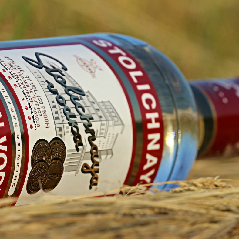 vodka-1515544_1280-resized.jpg